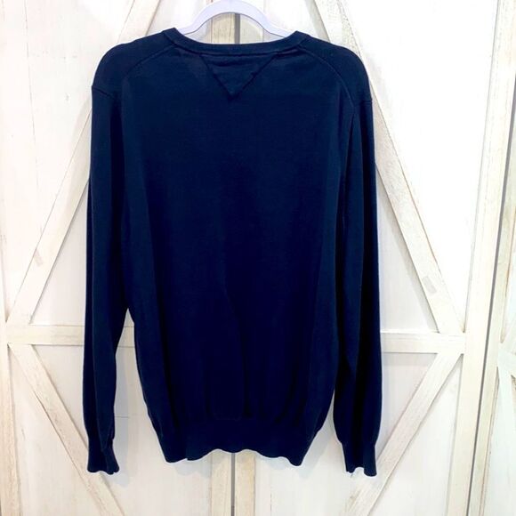 Tommy Hilfiger Signature Solid V-Neck Long Sleeves Embroidered Logo Sweater - Picture 8 of 11